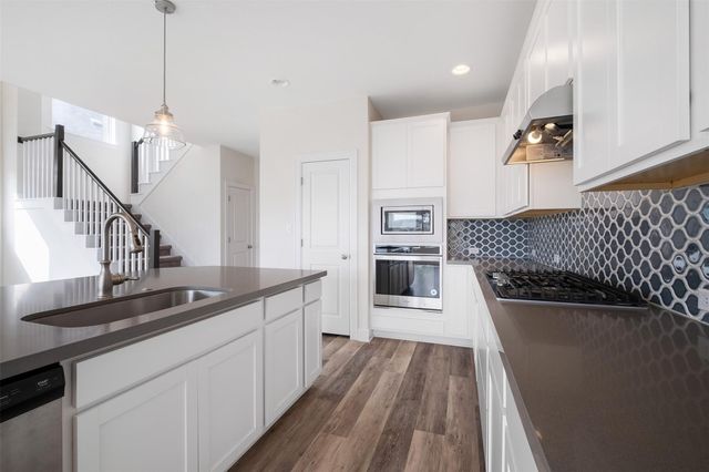 748 Hazy Hills LOOP, Dripping Springs, TX 78620