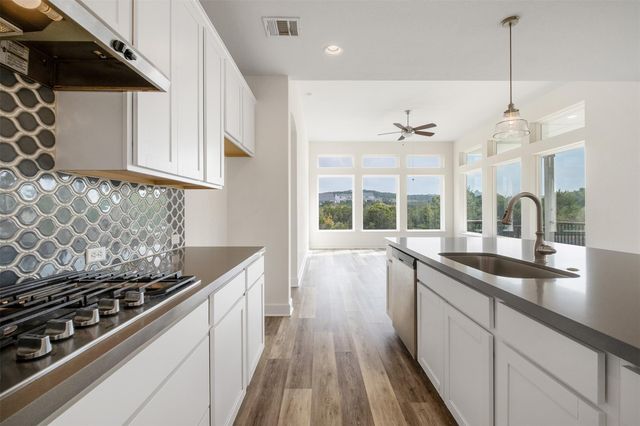 748 Hazy Hills LOOP, Dripping Springs, TX 78620