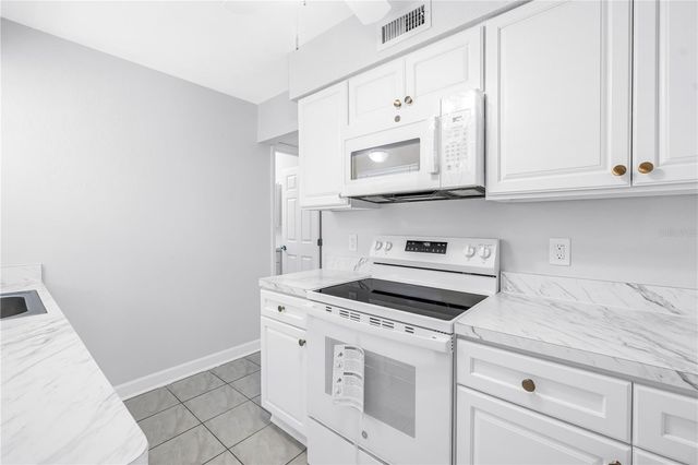 6960 SUNSET DRIVE S 1A, South Pasadena, FL 33707