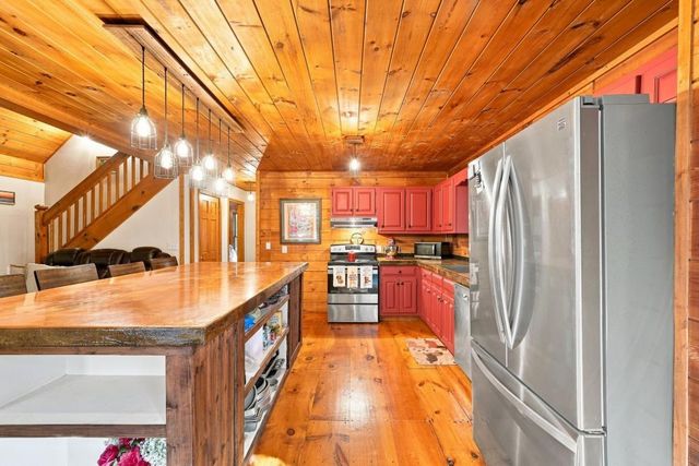 19 Blackberry Falls Lane, Ellijay, GA 30536