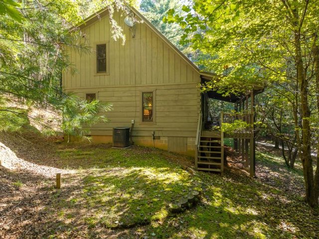 19 Blackberry Falls Lane, Ellijay, GA 30536