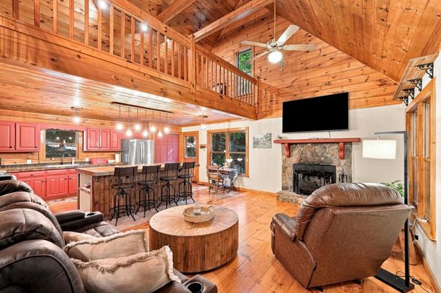 19 Blackberry Falls Lane, Ellijay, GA 30536
