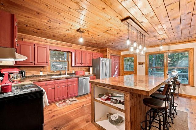 19 Blackberry Falls Lane, Ellijay, GA 30536