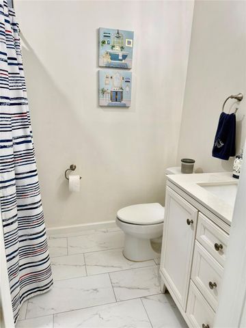 981 Nassau Drive, Crystal Beach, TX 77650