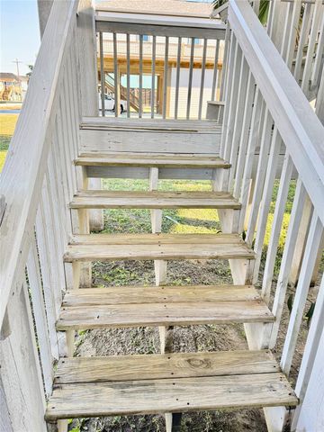 981 Nassau Drive, Crystal Beach, TX 77650