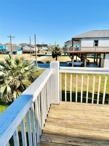 981 Nassau Drive, Crystal Beach, TX 77650