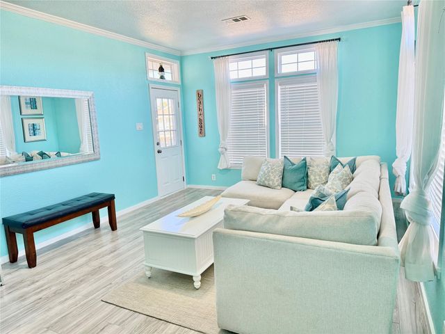 981 Nassau Drive, Crystal Beach, TX 77650