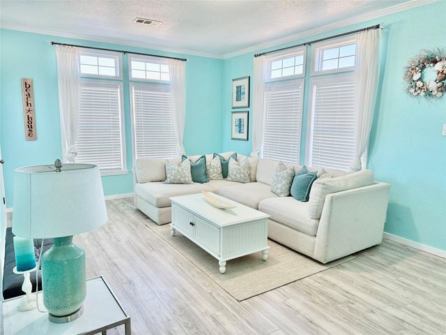 981 Nassau Drive, Crystal Beach, TX 77650