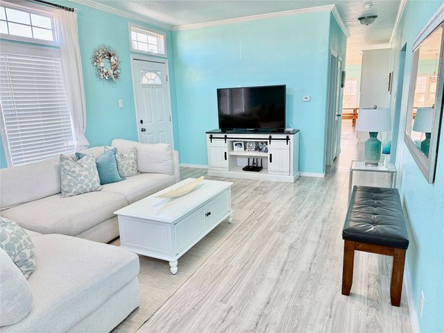 981 Nassau Drive, Crystal Beach, TX 77650