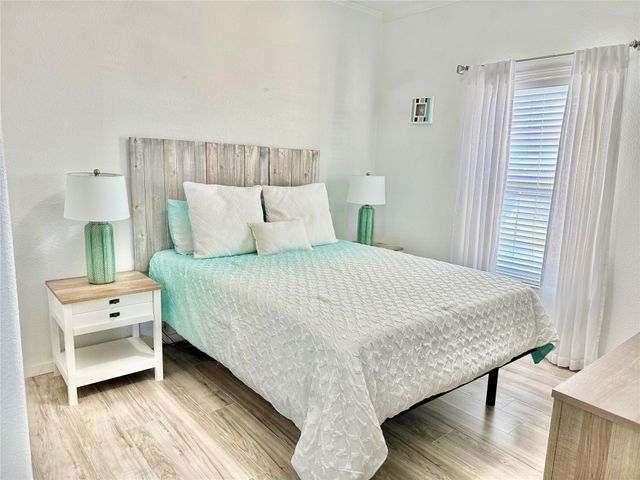 981 Nassau Drive, Crystal Beach, TX 77650