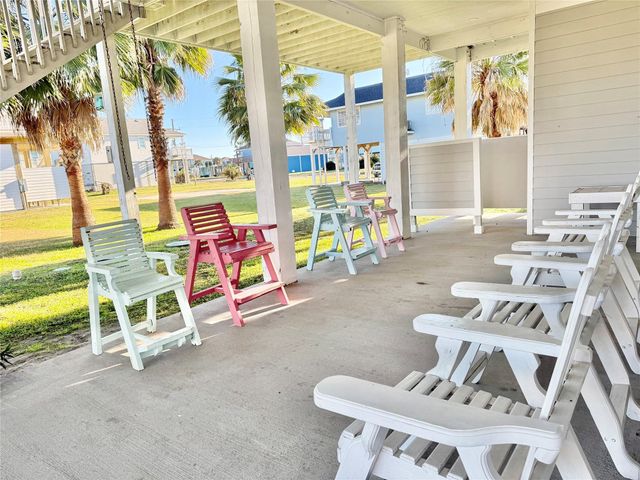 981 Nassau Drive, Crystal Beach, TX 77650