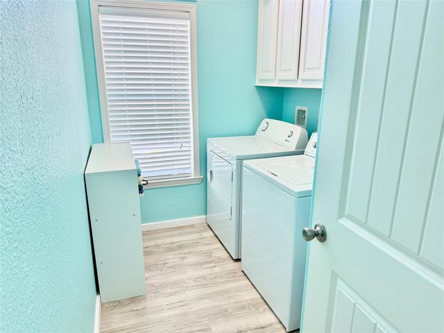 981 Nassau Drive, Crystal Beach, TX 77650