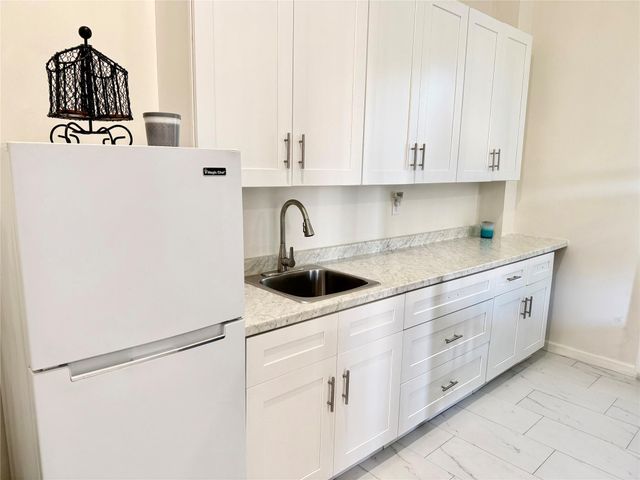 981 Nassau Drive, Crystal Beach, TX 77650