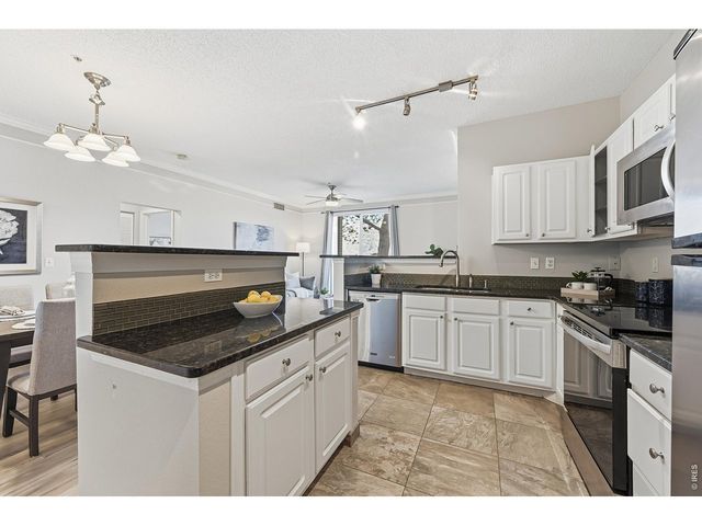 2040 Shamrock Dr, Superior, CO 80027