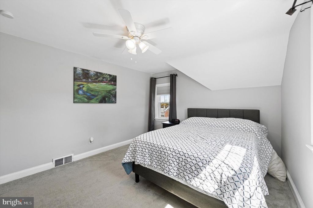 313 EDGEMORE RD, Secane, PA 19018