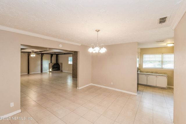 10655 TULSA Road, Jacksonville, FL 32218