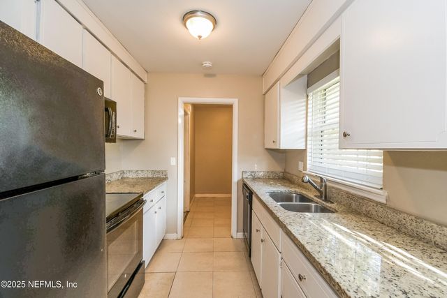 10655 TULSA Road, Jacksonville, FL 32218