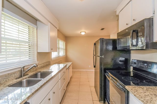 10655 TULSA Road, Jacksonville, FL 32218