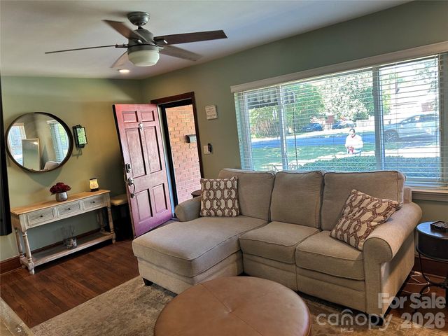 600 W Cama Street 8, Charlotte, NC 28217