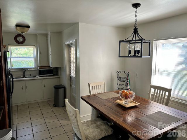 600 W Cama Street 8, Charlotte, NC 28217