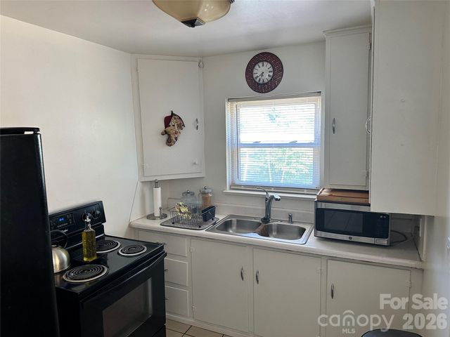 600 W Cama Street 8, Charlotte, NC 28217