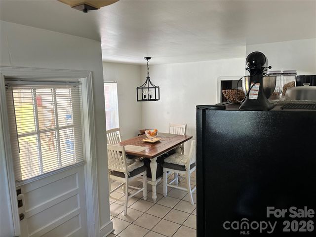 600 W Cama Street 8, Charlotte, NC 28217