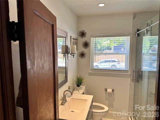 600 W Cama Street 8, Charlotte, NC 28217