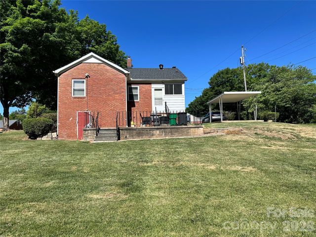 600 W Cama Street 8, Charlotte, NC 28217