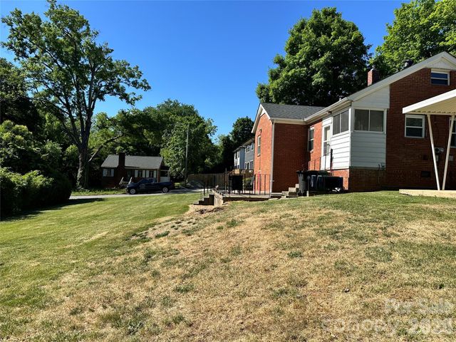 600 W Cama Street 8, Charlotte, NC 28217