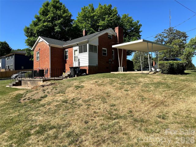 600 W Cama Street 8, Charlotte, NC 28217