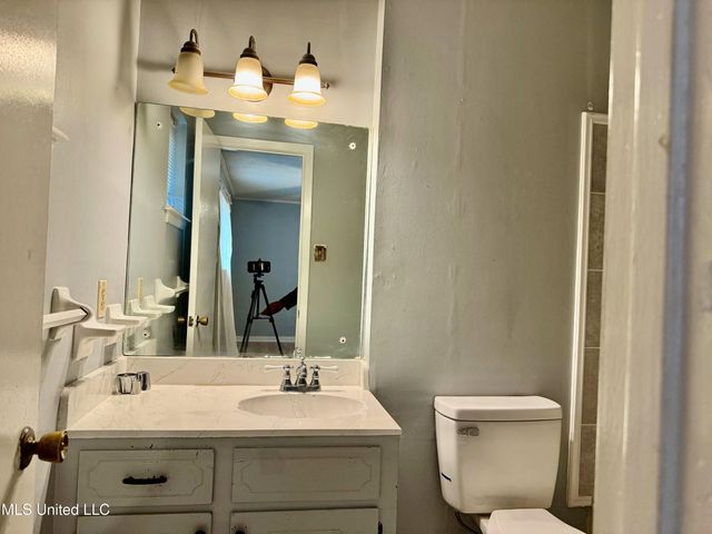 123 Fairoaks Drive, Jackson, MS 39212