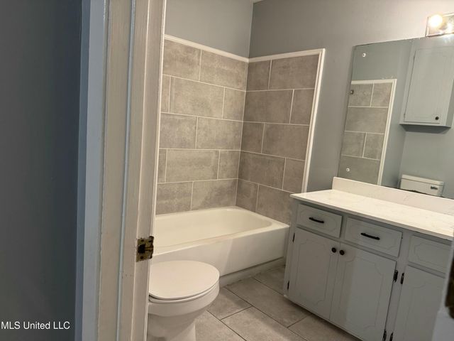 123 Fairoaks Drive, Jackson, MS 39212