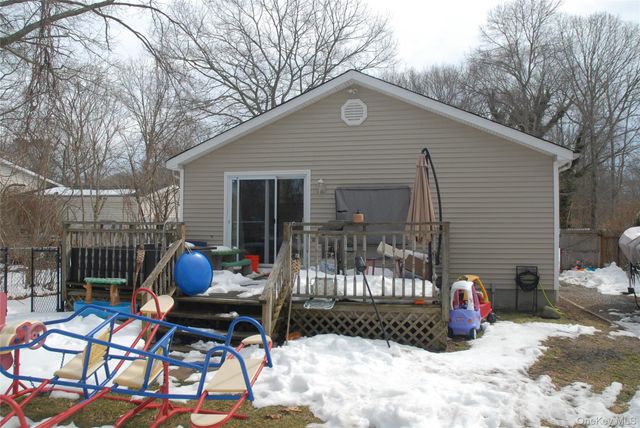 137 Carleton Drive E, Shirley, NY 11967