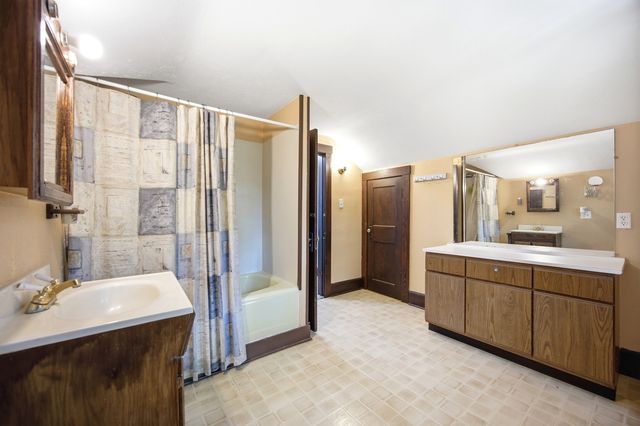 1725 Dave Court, Rockford, IL 61104