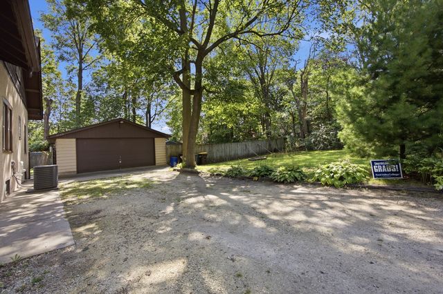 1725 Dave Court, Rockford, IL 61104