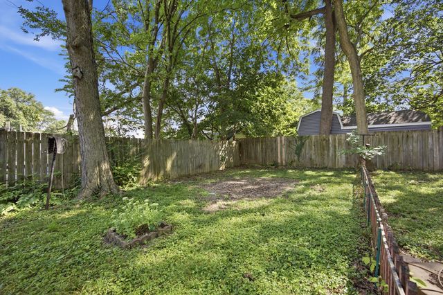 1725 Dave Court, Rockford, IL 61104