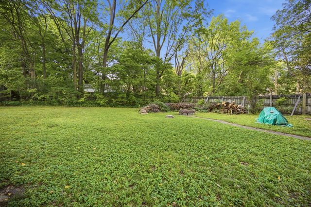 1725 Dave Court, Rockford, IL 61104
