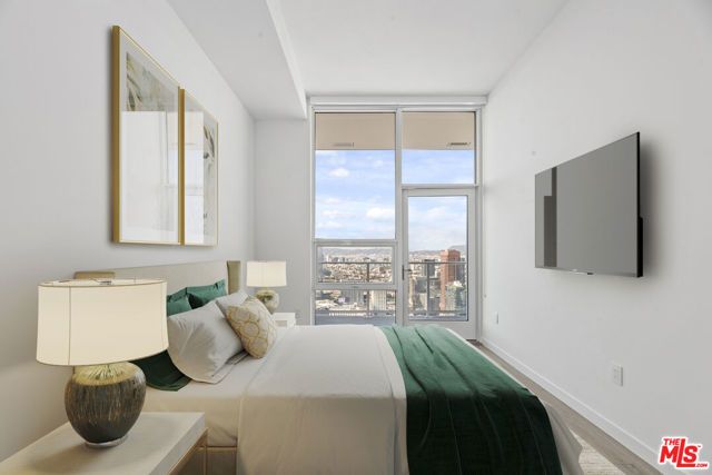 230 W Olympic Boulevard 4703, Los Angeles, CA 90015