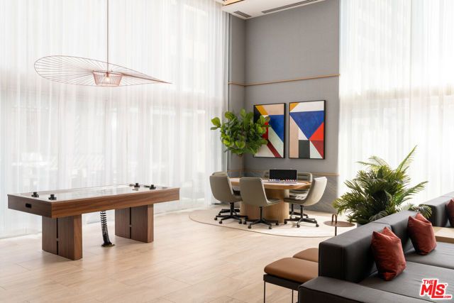 230 W Olympic Boulevard 4703, Los Angeles, CA 90015