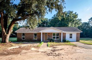 5605 Crestwood Dr, Milton, FL 32583