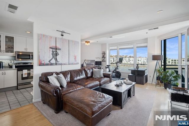 600 Harbor Boulevard 949, Weehawken, NJ 07086