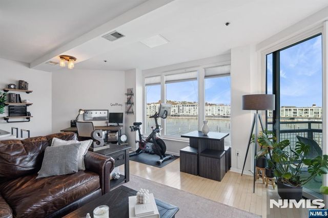 600 Harbor Boulevard 949, Weehawken, NJ 07086