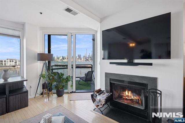 600 Harbor Boulevard 949, Weehawken, NJ 07086