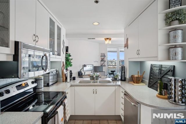 600 Harbor Boulevard 949, Weehawken, NJ 07086