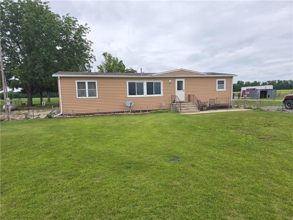 1922 N 1550 Road, Eudora, KS 66025