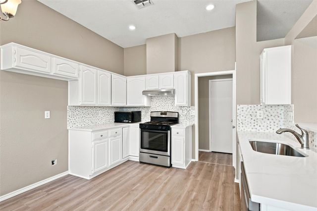 7053 Northpointe Drive, The Colony, TX 75056