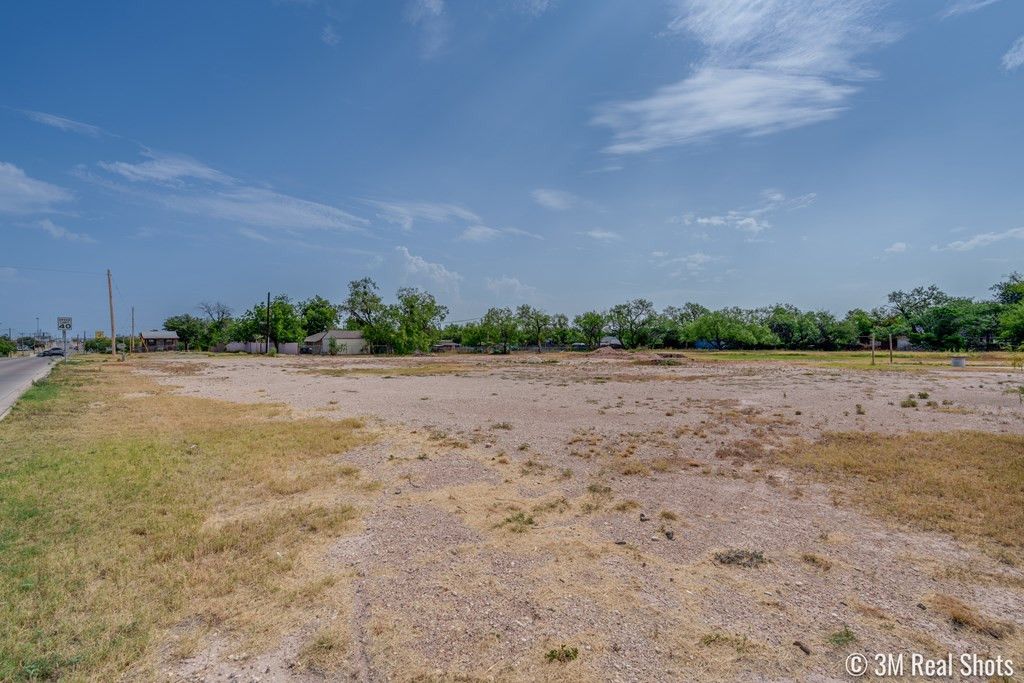 Image 10 of property listing at 6 N Bell Street, San Angelo, TX 76903