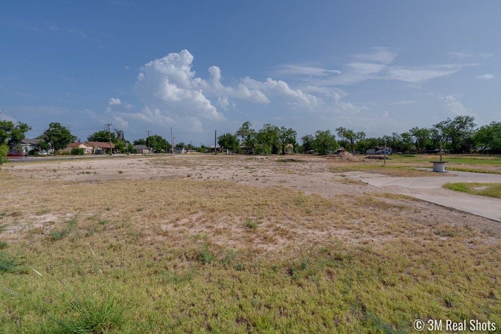 Image 2 of property listing at 6 N Bell Street, San Angelo, TX 76903
