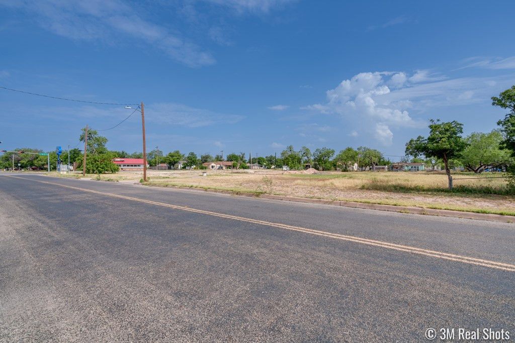 Image 6 of property listing at 6 N Bell Street, San Angelo, TX 76903