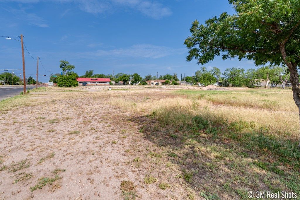 Image 7 of property listing at 6 N Bell Street, San Angelo, TX 76903